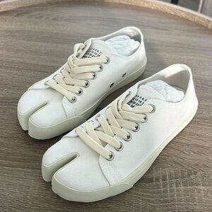 Madison Margiela white canvas Tabi sneakers. New with box. Size 37.